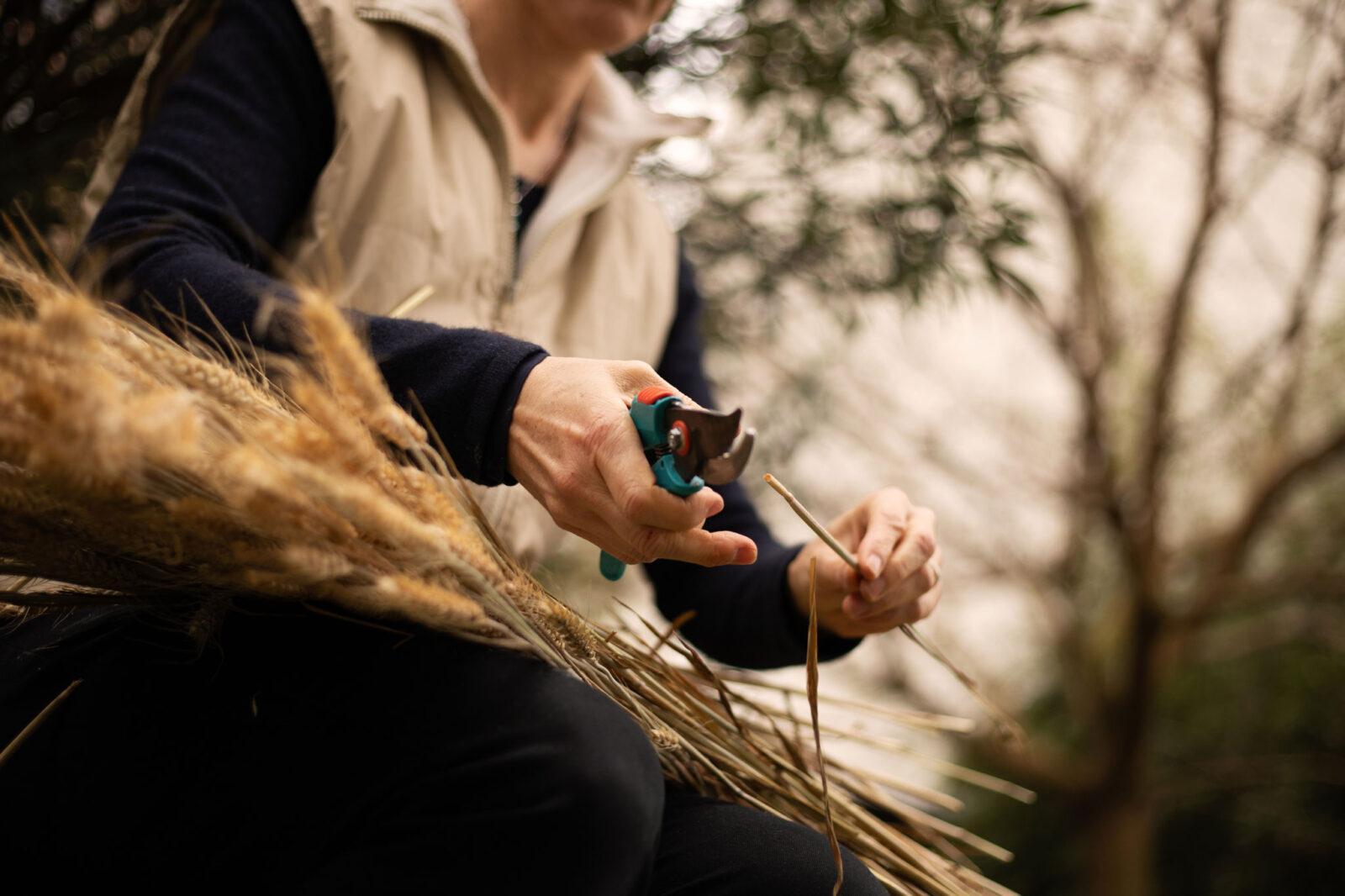Atelier LASTO - Stéphanie TROLEZ - Façonnage et teinture de la paille de seigle