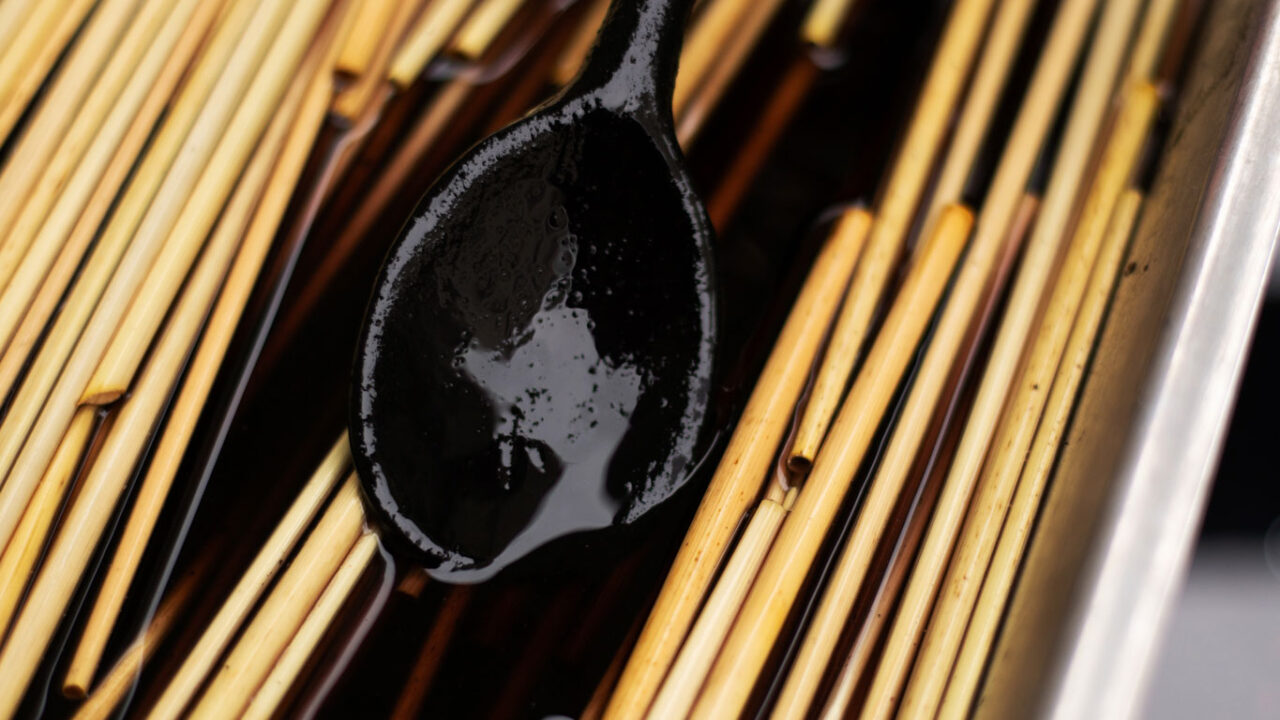 Atelier LASTO - Stéphanie TROLEZ - Teinture naturelle de la paille de seigle